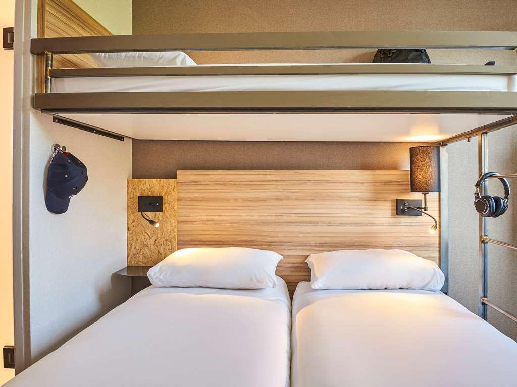Greet Hotel Paris Porte De La Chapelle - Arena Сен-Дени Номер фото
